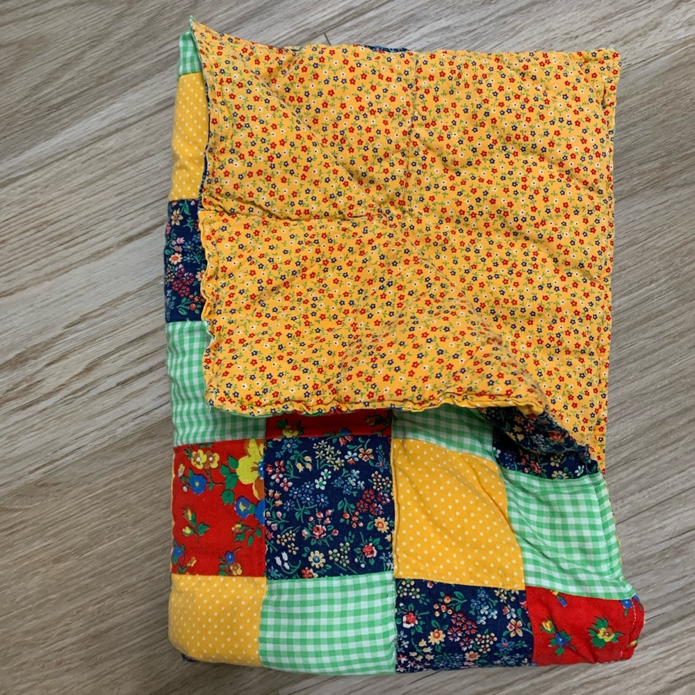 Vintage 70s Handmade MINI Quilt 20x28.5”